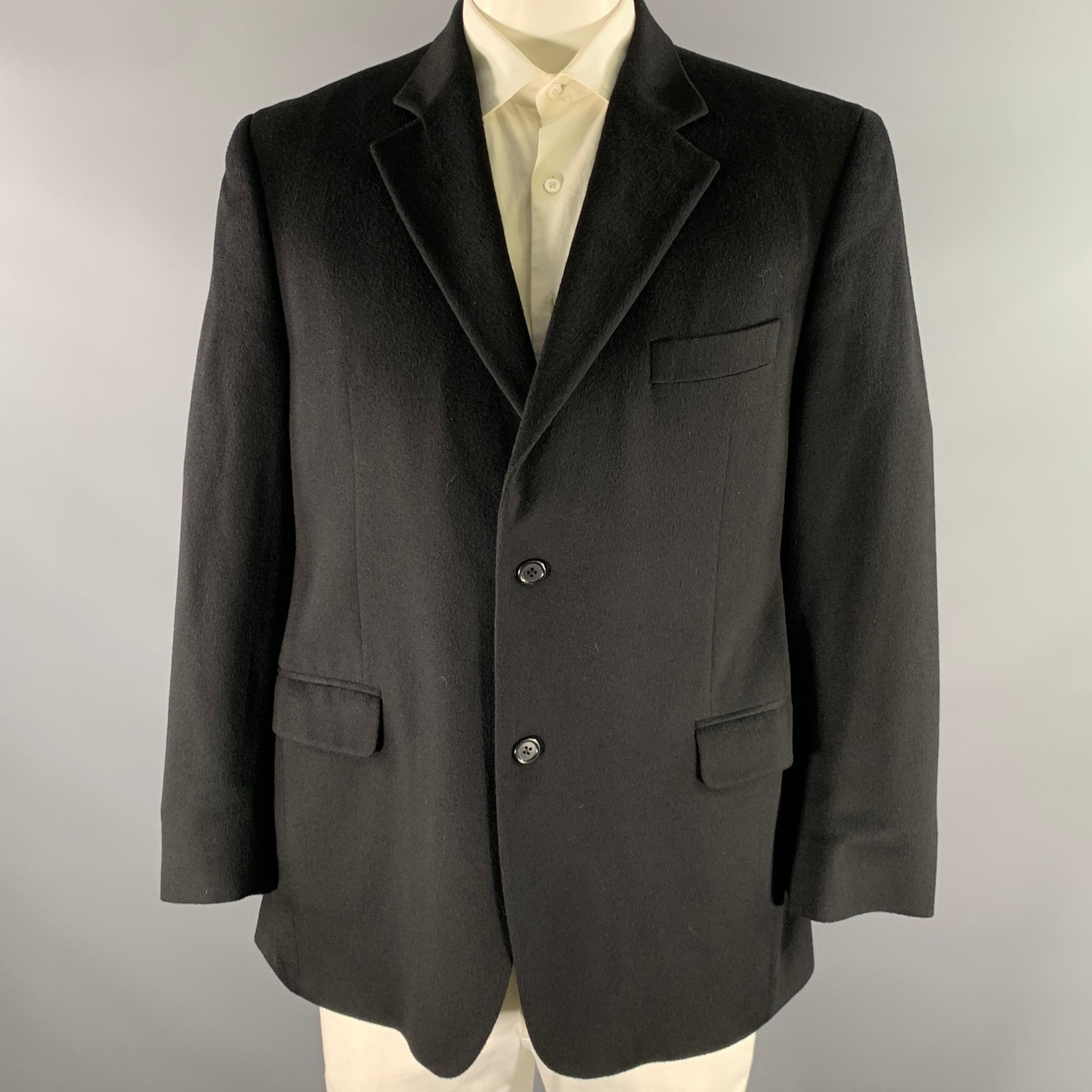 Barneys New York Size 44 Black Loro Piana Cashmere Notch Lapel Sport Coat